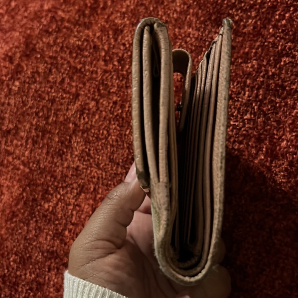 GUCCI WALLET - Picture 9 of 16